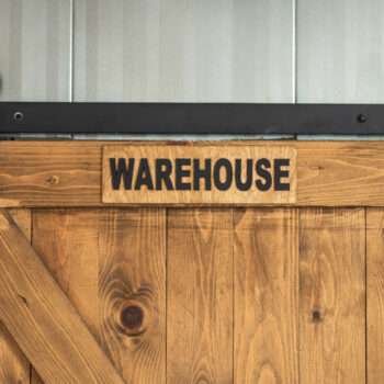 Επιγραφή “Warehouse” – Ξύλο & Ματ Plexiglass