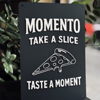 Ταμπέλα "Momento"