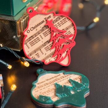 Ξύλινο Χριστουγεννιάτικο Στολίδι με Λεπτομέρεια από Plexiglass